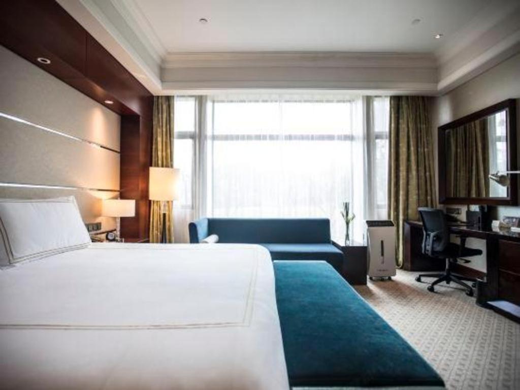 Suzhou Jinji Lake Grand Hotel Exterior photo